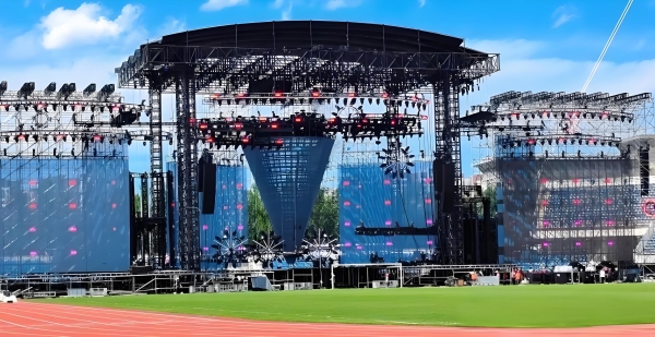 1733898241384749.jpg 004张韶涵2_副本.jpg